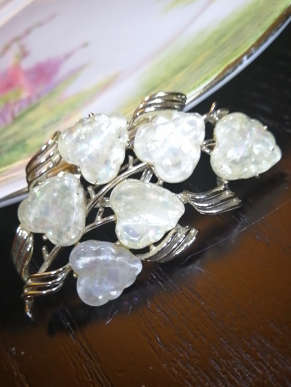 Coro Style Iridescent White Floral Cluster Large Vintage Brooch